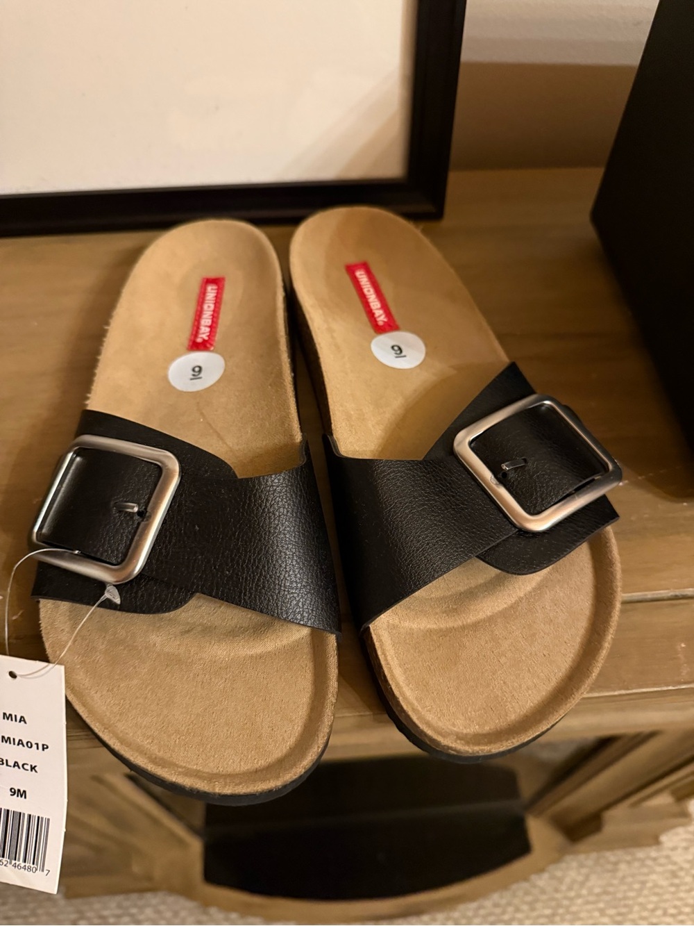 Unionbay Black Buckle Slide Sandals - Women's Size 9